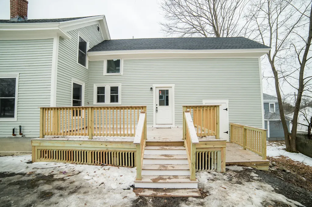 85 Montgomery Street Bangor ME 04401
