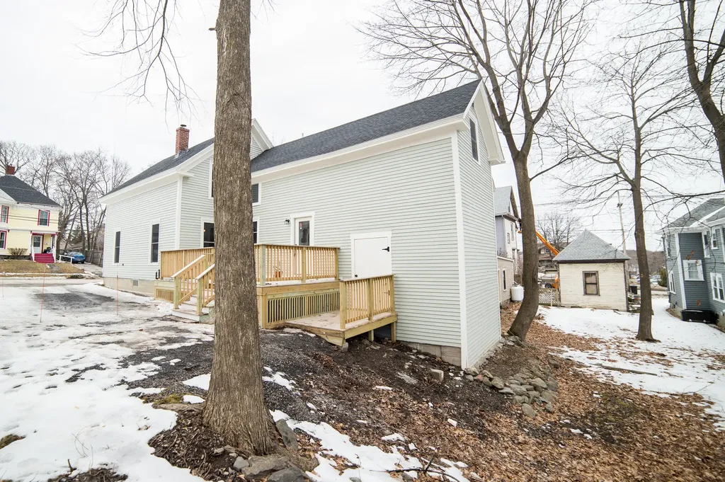 85 Montgomery Street Bangor ME 04401