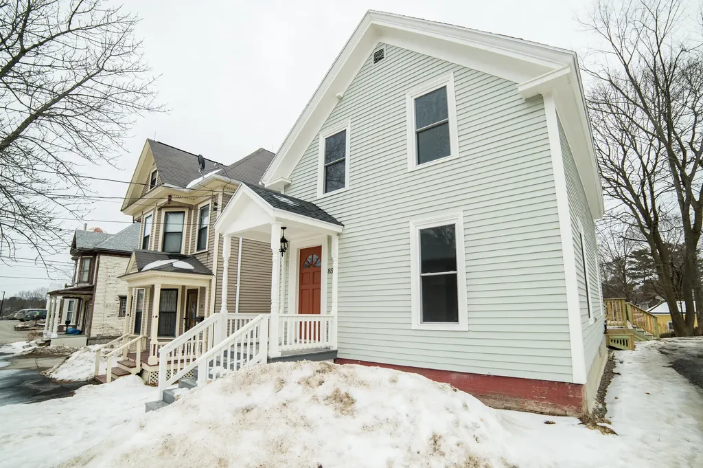 85 Montgomery Street Bangor ME 04401