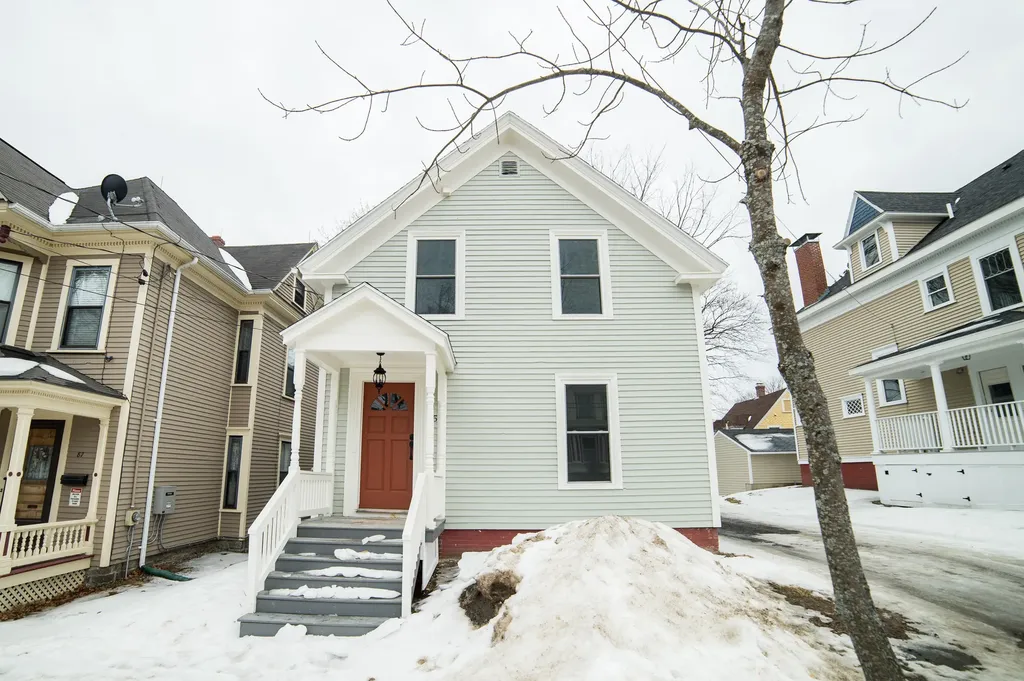 85 Montgomery Street Bangor ME 04401