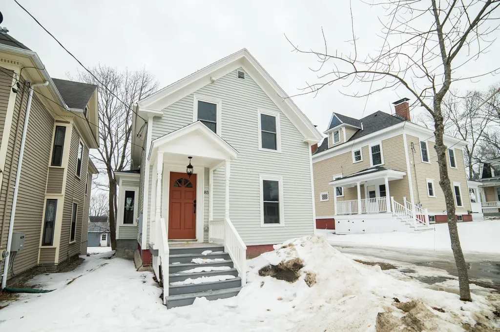 85 Montgomery Street Bangor ME 04401