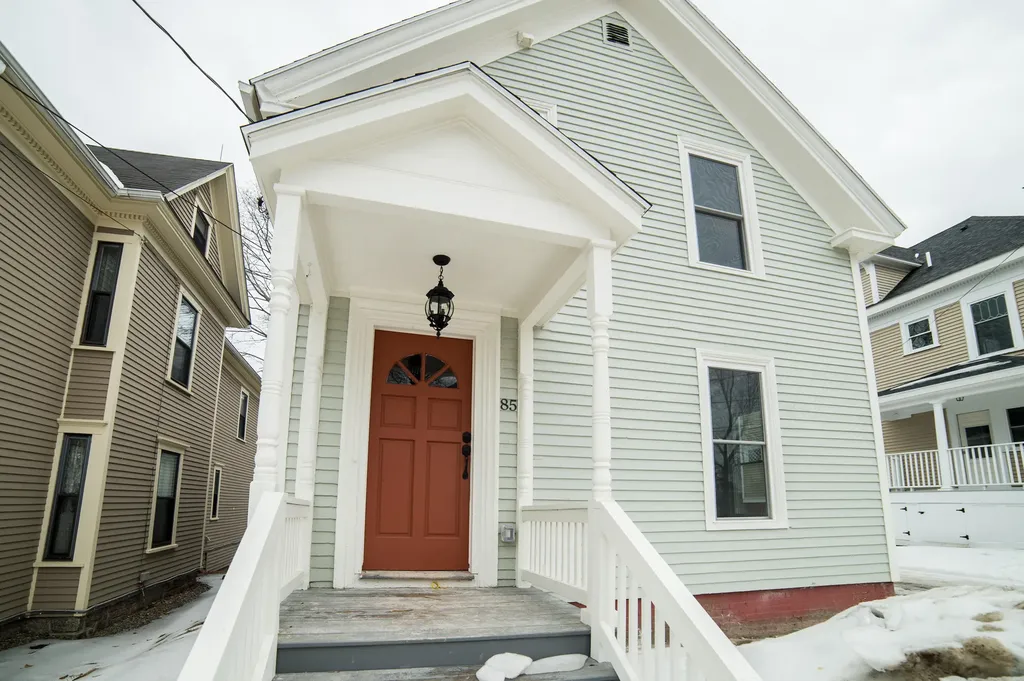 85 Montgomery Street Bangor ME 04401