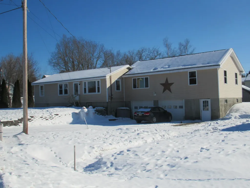 3 Kingman Street Fairfield ME 04937