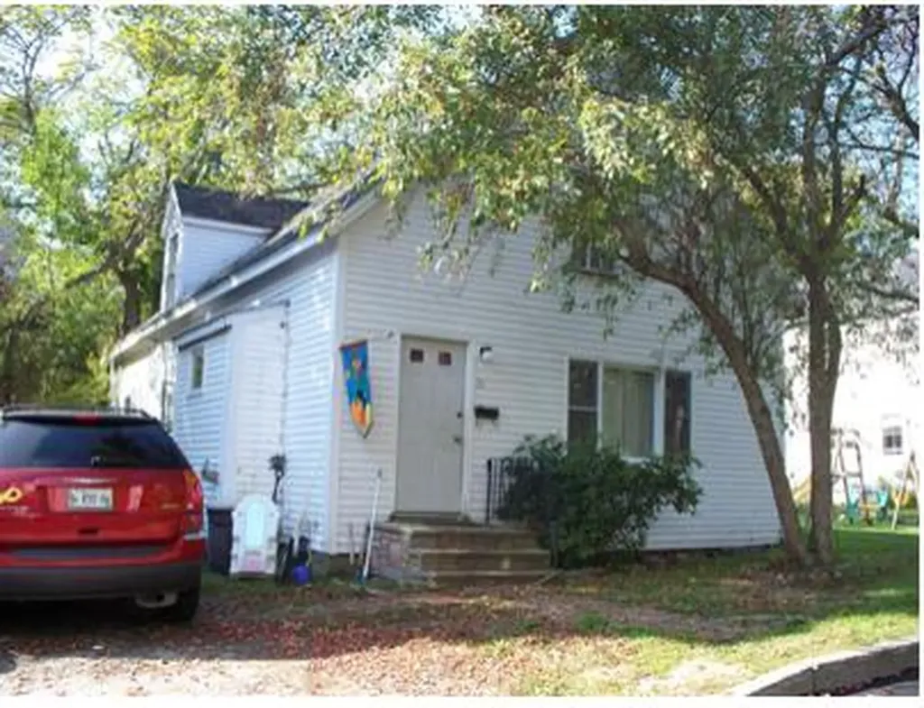 16 Weymouth Street Richmond ME 04357