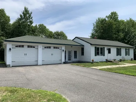 8 Paige Drive Gorham ME 04038