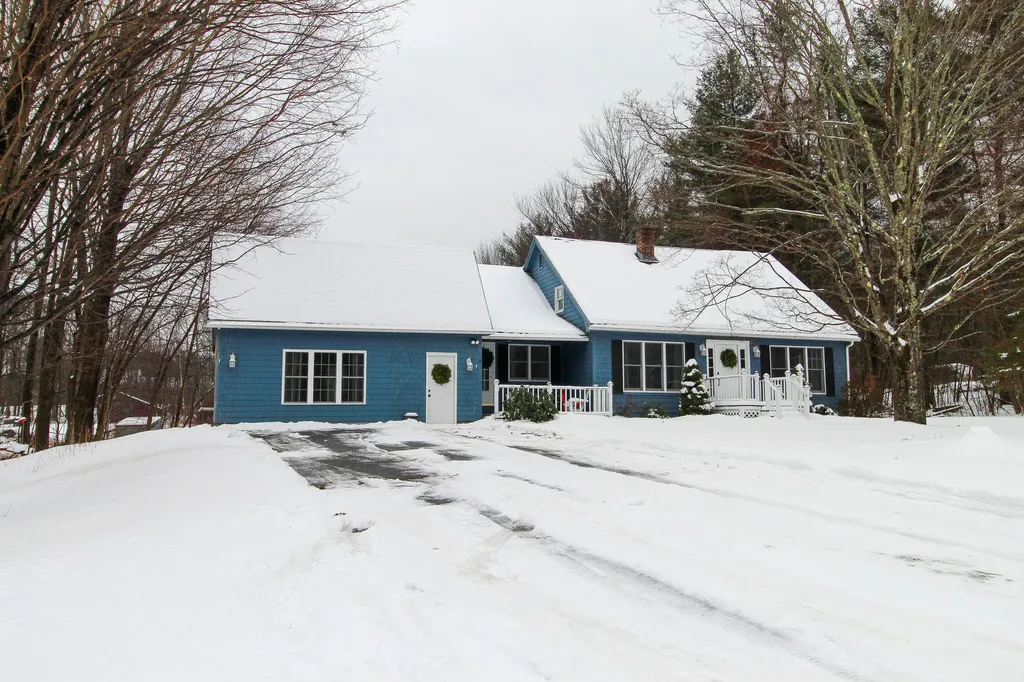 8 Stoney Acres Road Pittston ME 04345
