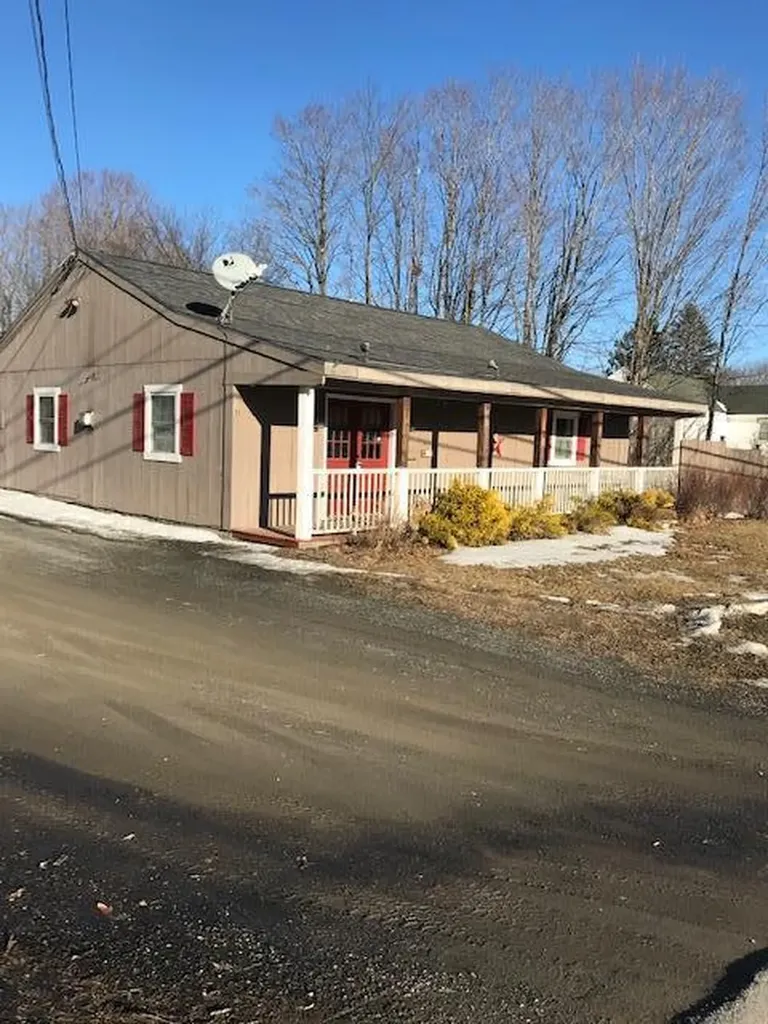 51 Belgrade Road Oakland ME 04963
