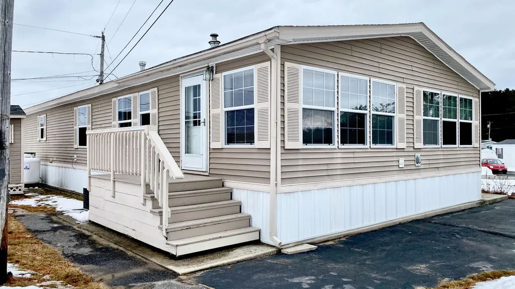 91 Scarponi Drive Brunswick ME 04011
