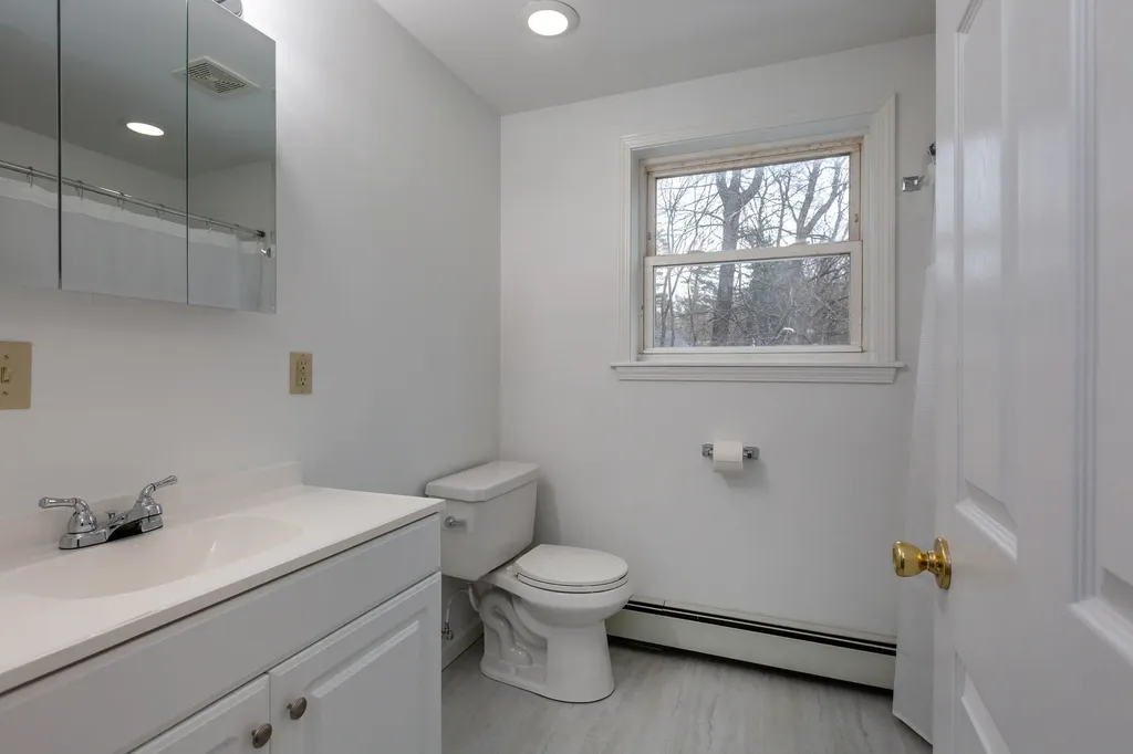 106 Cottage Road Windham ME 04062