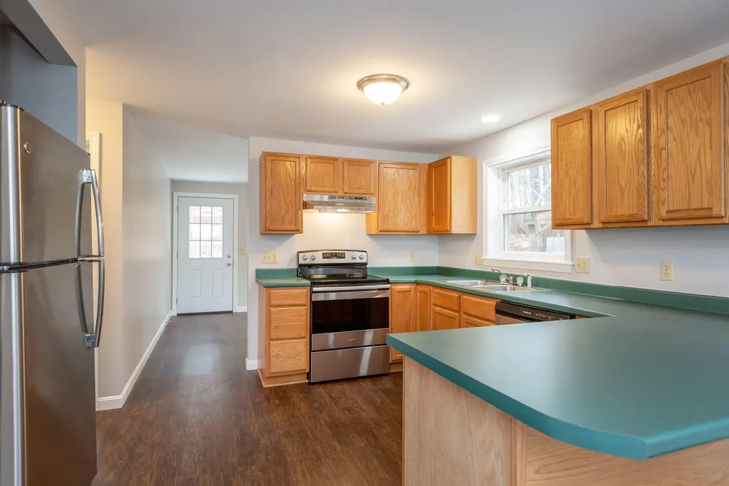 106 Cottage Road Windham ME 04062