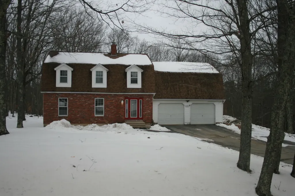 2667 Ohio Street Glenburn ME 04401