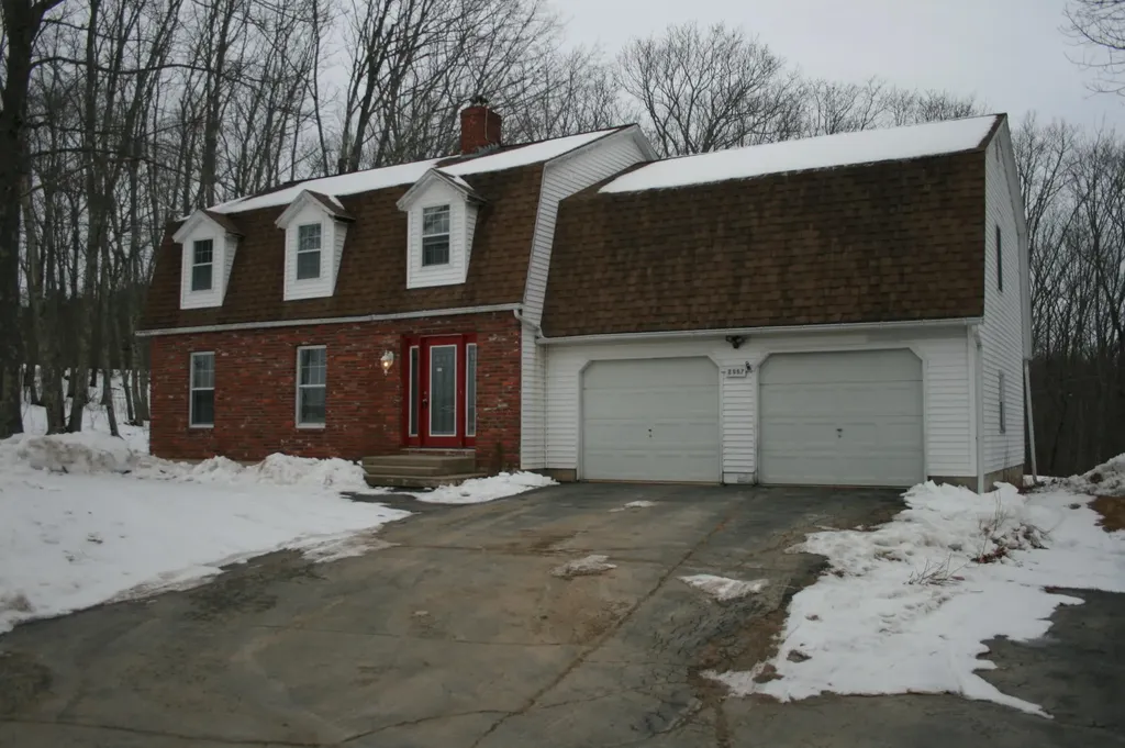 2667 Ohio Street Glenburn ME 04401