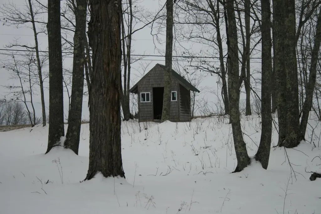 2667 Ohio Street Glenburn ME 04401