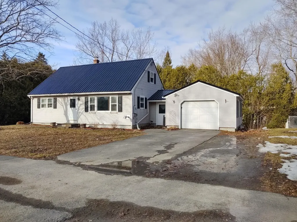 253 Howard Street Bangor ME 04401