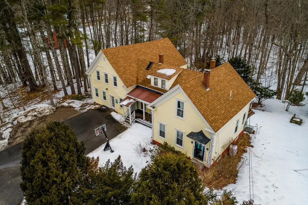 18 Salmon Falls Road Buxton ME 04093