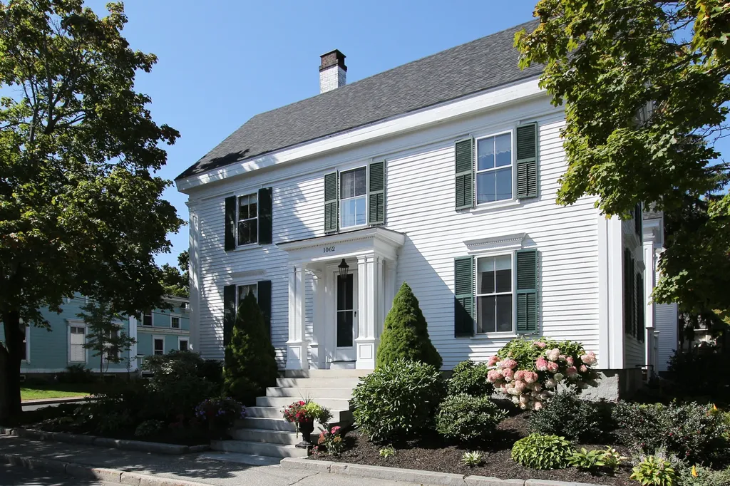 1062 Washington Street Bath ME 04530