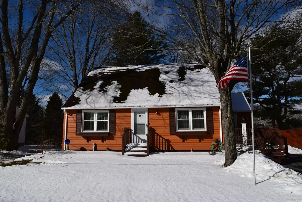 19 Ginger Avenue Winslow ME 04901