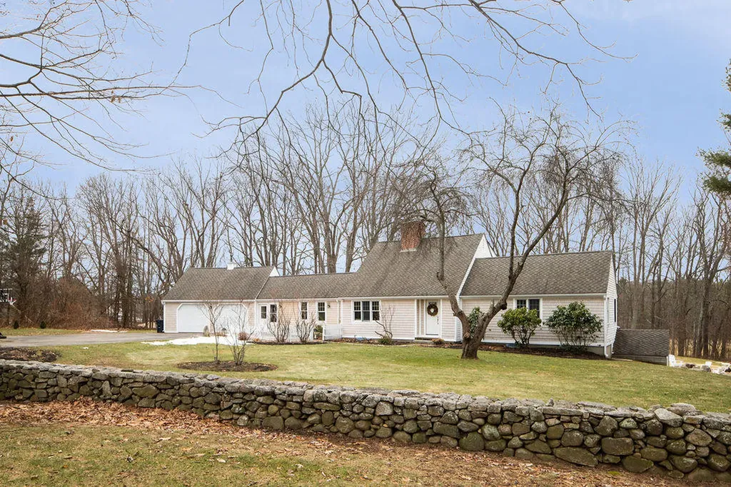 23 Governor Hill Road Eliot ME 03903