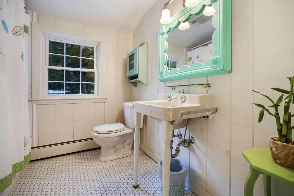 31 Brook Road Falmouth ME 04105