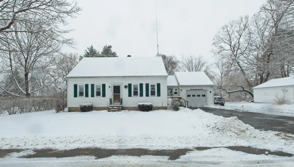 21 Lawrence Avenue Thomaston ME 04861