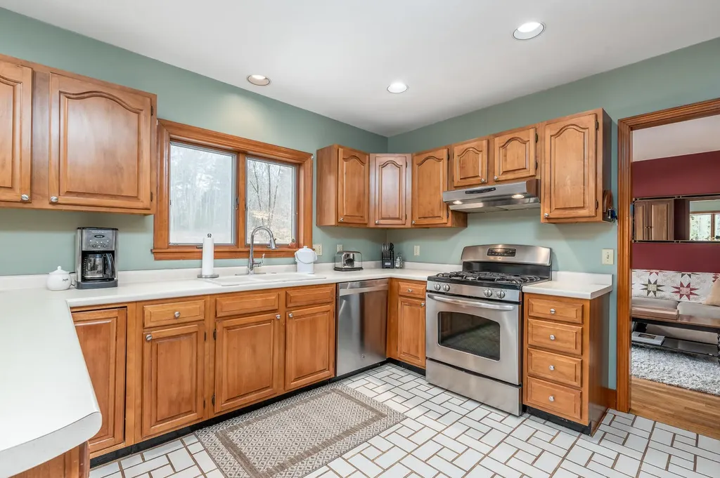 14 Jenny Drive Gray ME 04039