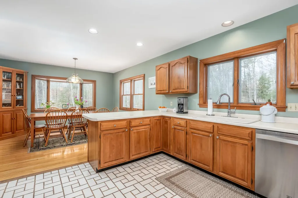 14 Jenny Drive Gray ME 04039
