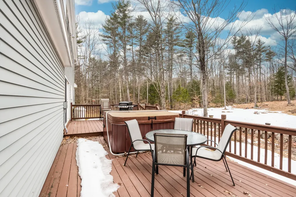 14 Jenny Drive Gray ME 04039