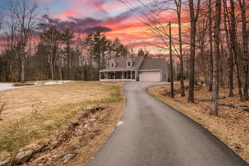 14 Jenny Drive Gray ME 04039