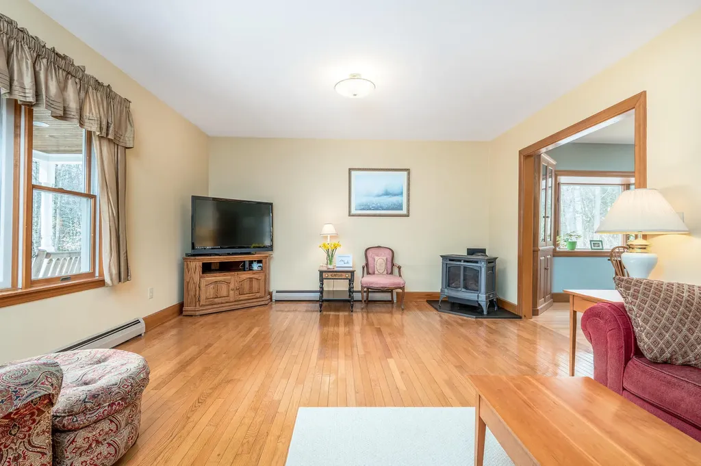 14 Jenny Drive Gray ME 04039