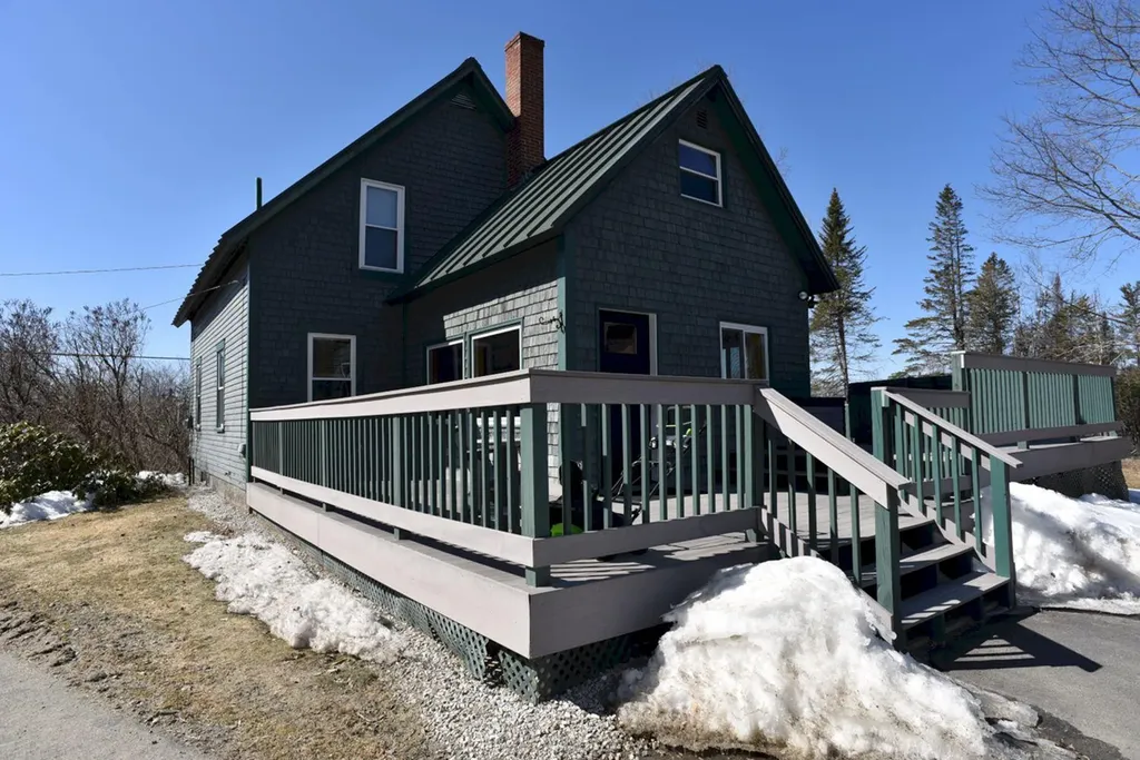1481 E Ridge Road Cornville ME 04976