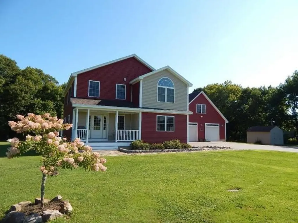 19 Cemetery Road Monmouth ME 04259