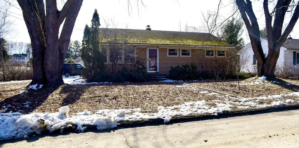 13 Glenwood Street Orono ME 04473