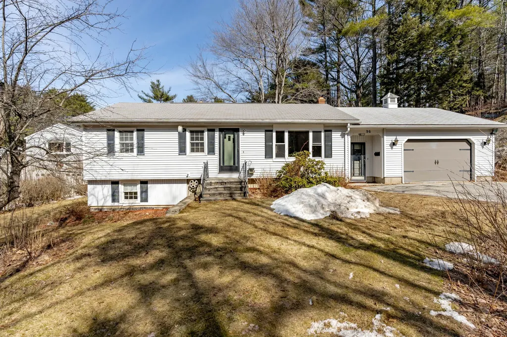96 Bowdoinham Road Sabattus ME 04280