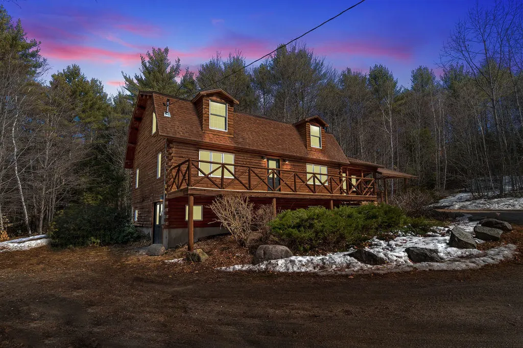 181 Mountain Road Raymond ME 04071