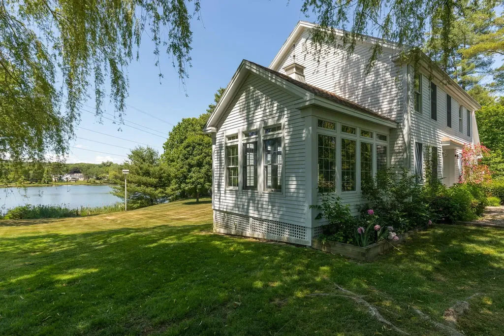 15 Pickering Drive Eliot ME 03903