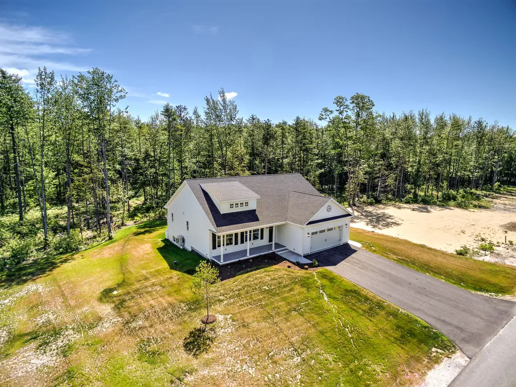 12 Beacon Drive Brunswick ME 04011