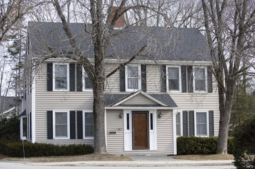 48 Pine Street Orono ME 04473