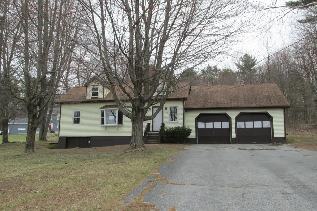 25 Hogan Road Lewiston ME 04240