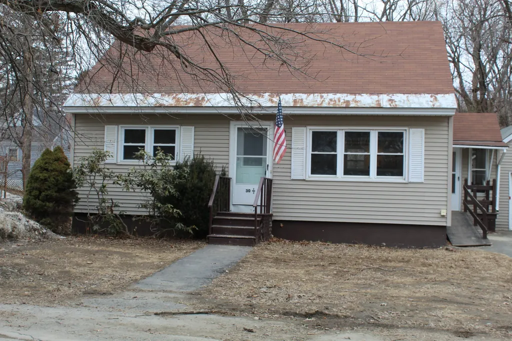 30 1/2 Elm Street Fairfield ME 04937