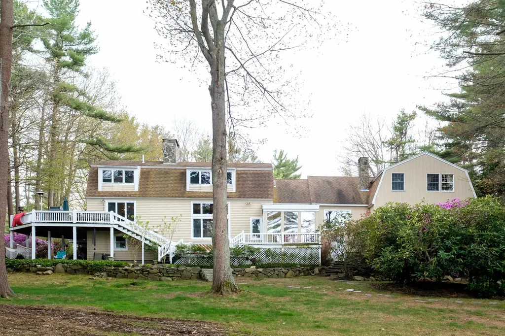 39 Crockett Neck Road Kittery ME 03905