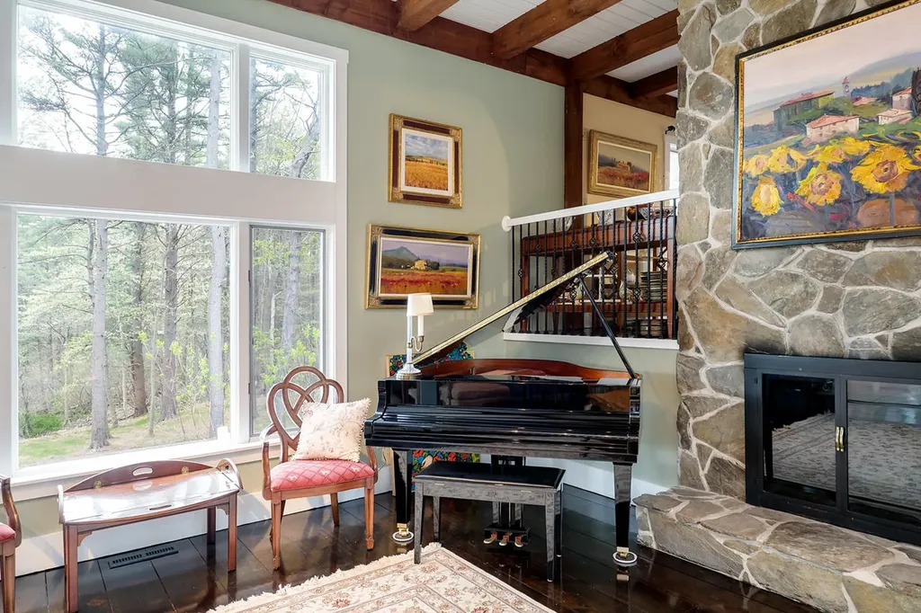 39 Crockett Neck Road Kittery ME 03905