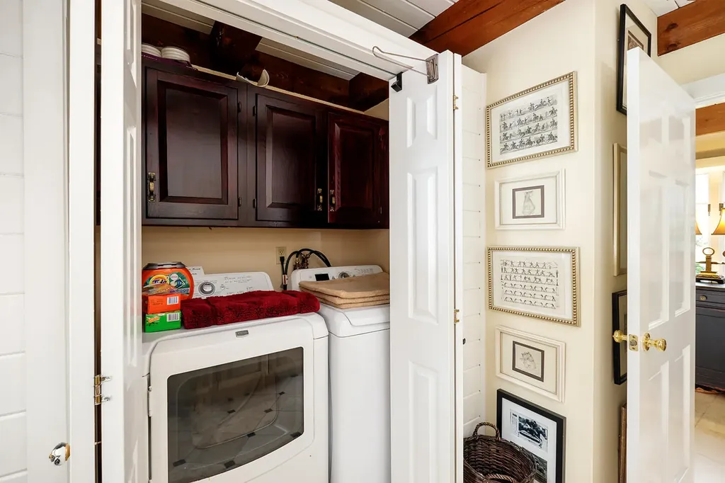 39 Crockett Neck Road Kittery ME 03905