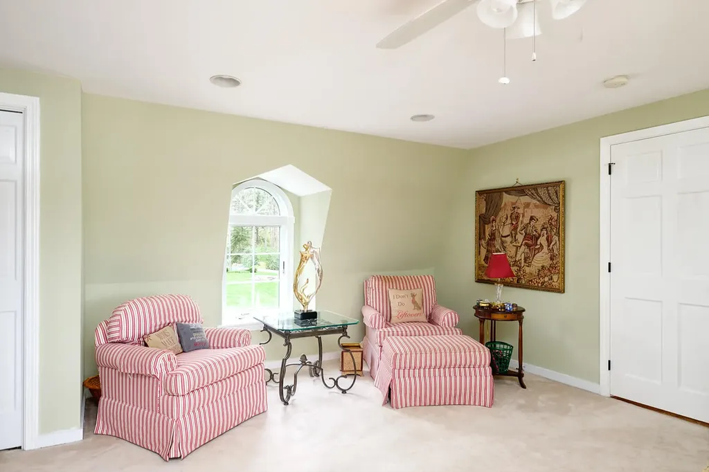 39 Crockett Neck Road Kittery ME 03905