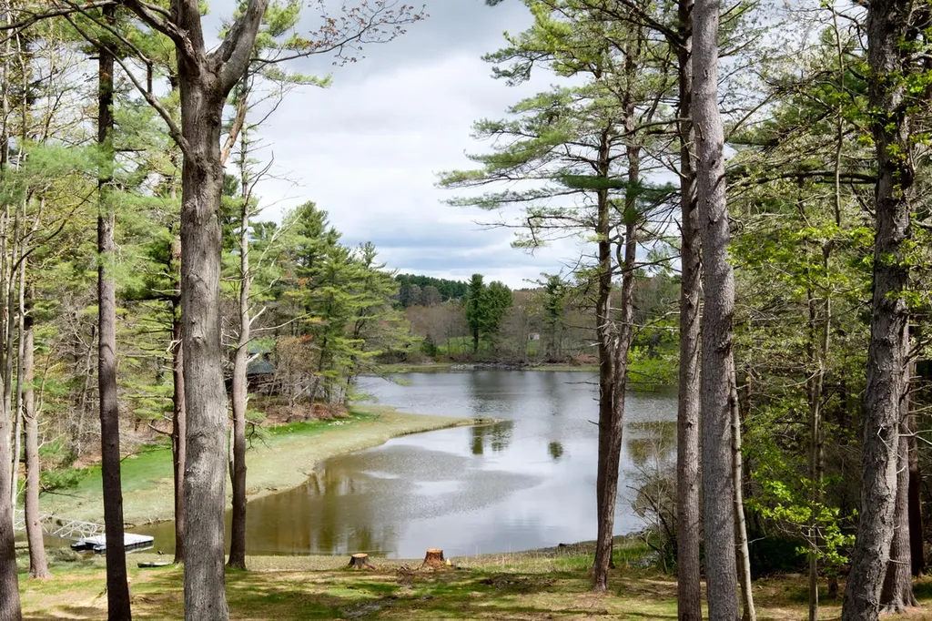 39 Crockett Neck Road Kittery ME 03905