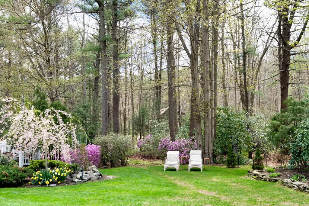39 Crockett Neck Road Kittery ME 03905