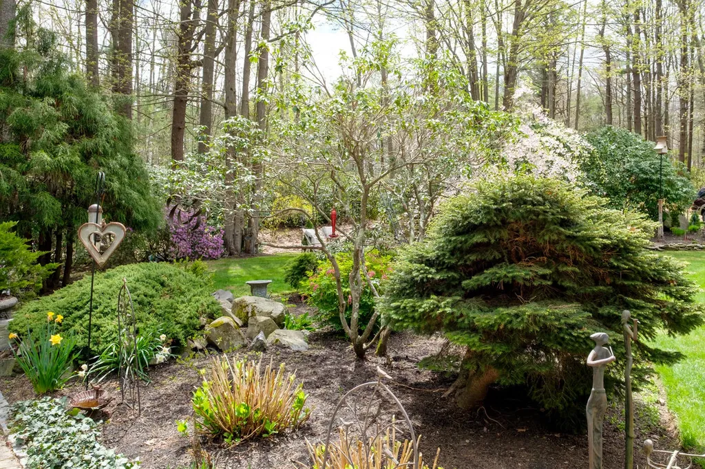 39 Crockett Neck Road Kittery ME 03905