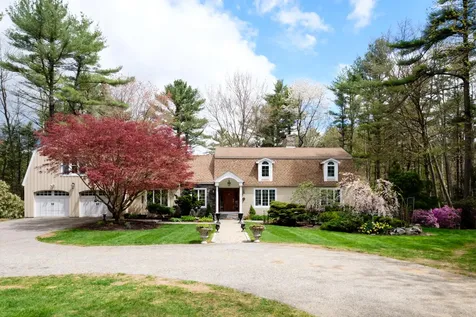 39 Crockett Neck Road Kittery ME 03905