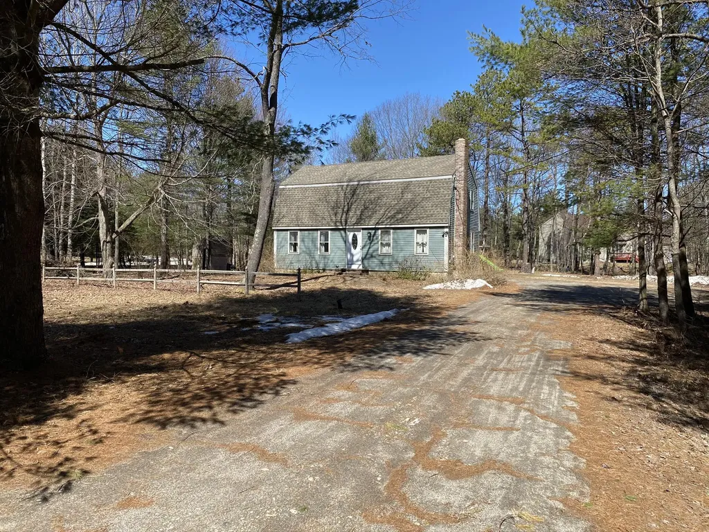 4 Holly Way Limington ME 04049