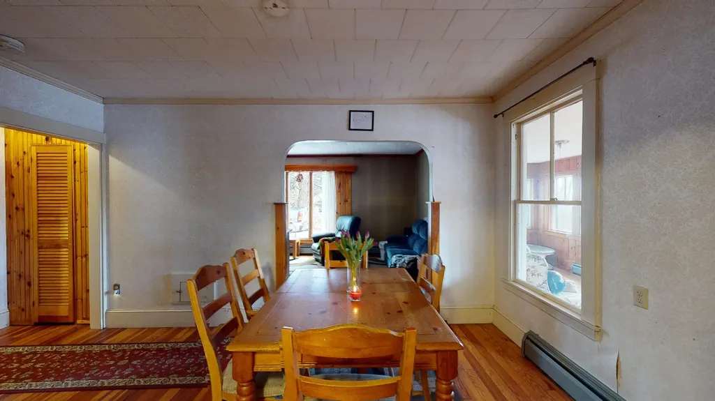 84 School Street Waldoboro ME 04572