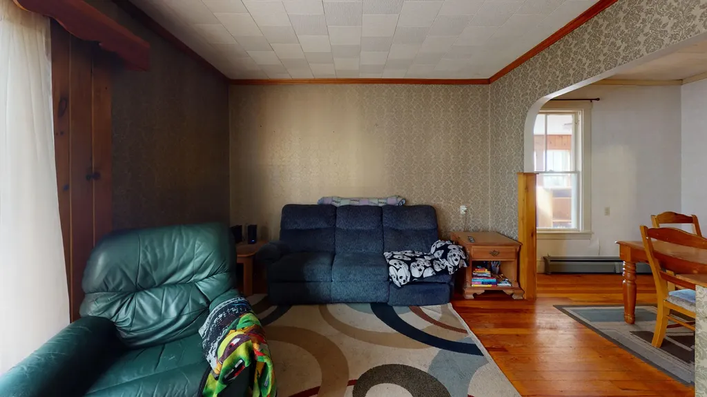 84 School Street Waldoboro ME 04572